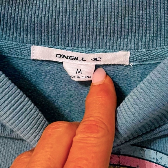 O'Neill Like New Fleece Crew Neck Sweatshirt in Turquoise Skull Print Size M - Picture 5 of 8